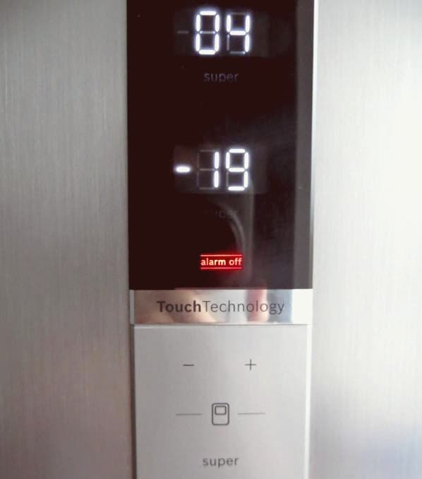 Загорелось сообщение Alarm Off на холодильнике Bosch