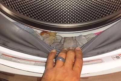 Посторонние предметы в манжете люка стиральной машины