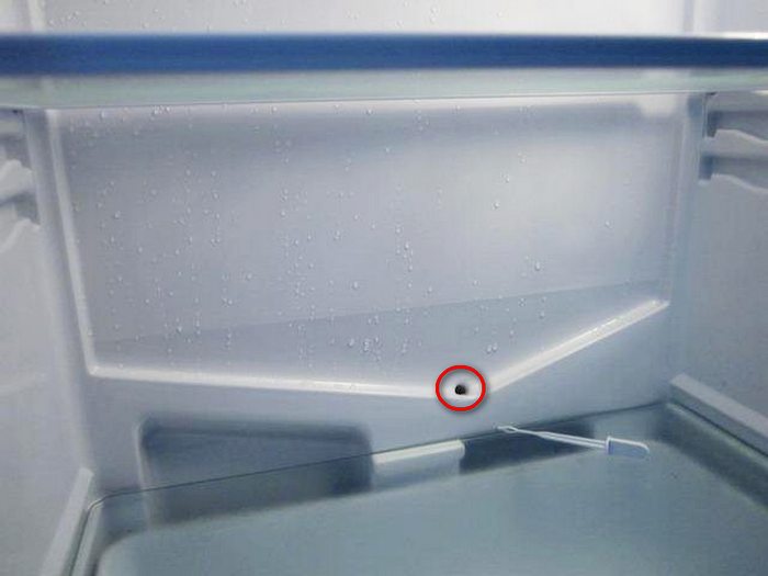 Что делать с холодильником, если внутри или снаружи течет вода - СЦ «Домашний-Холод»