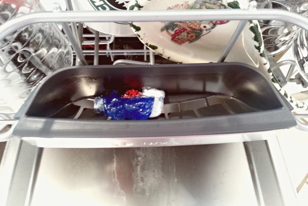 Не растворяется таблетка в посудомоечной машине