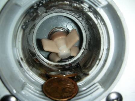 Монеты сломали крыльчатку насоса стиральной машины