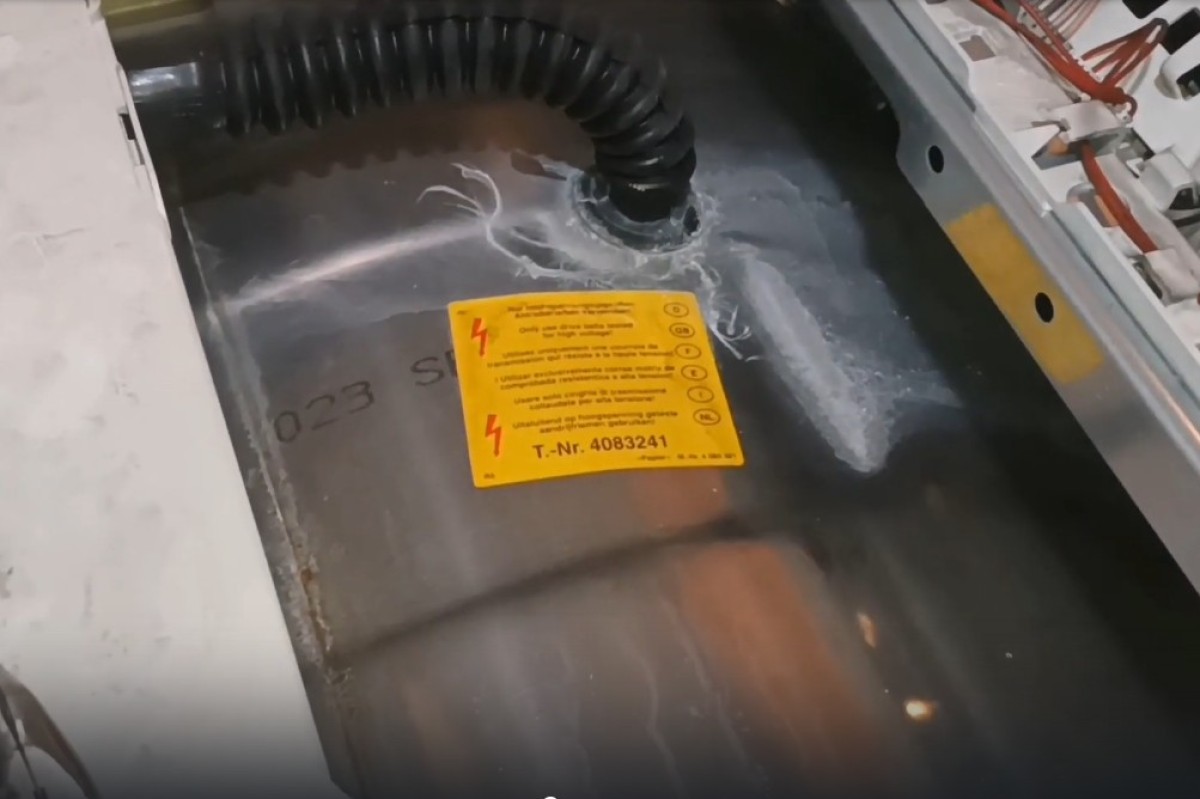 Патрубок перелива порошкоприемника