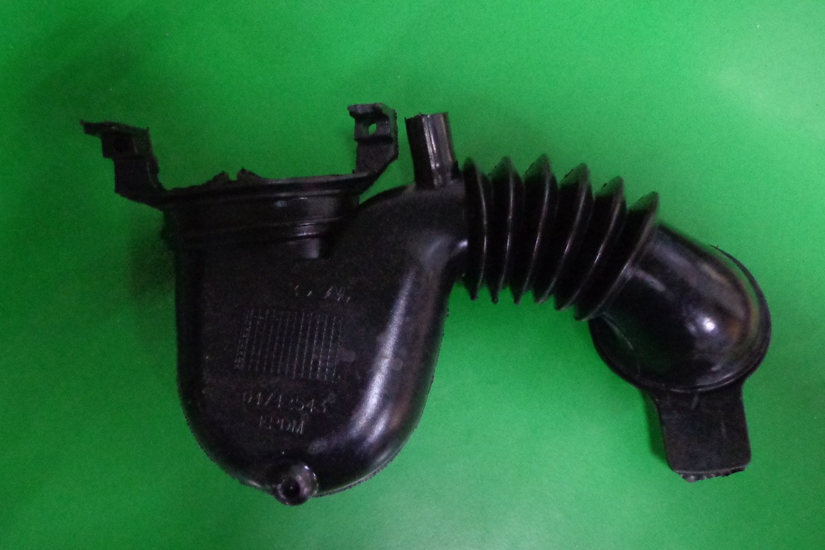 Заливной патрубок