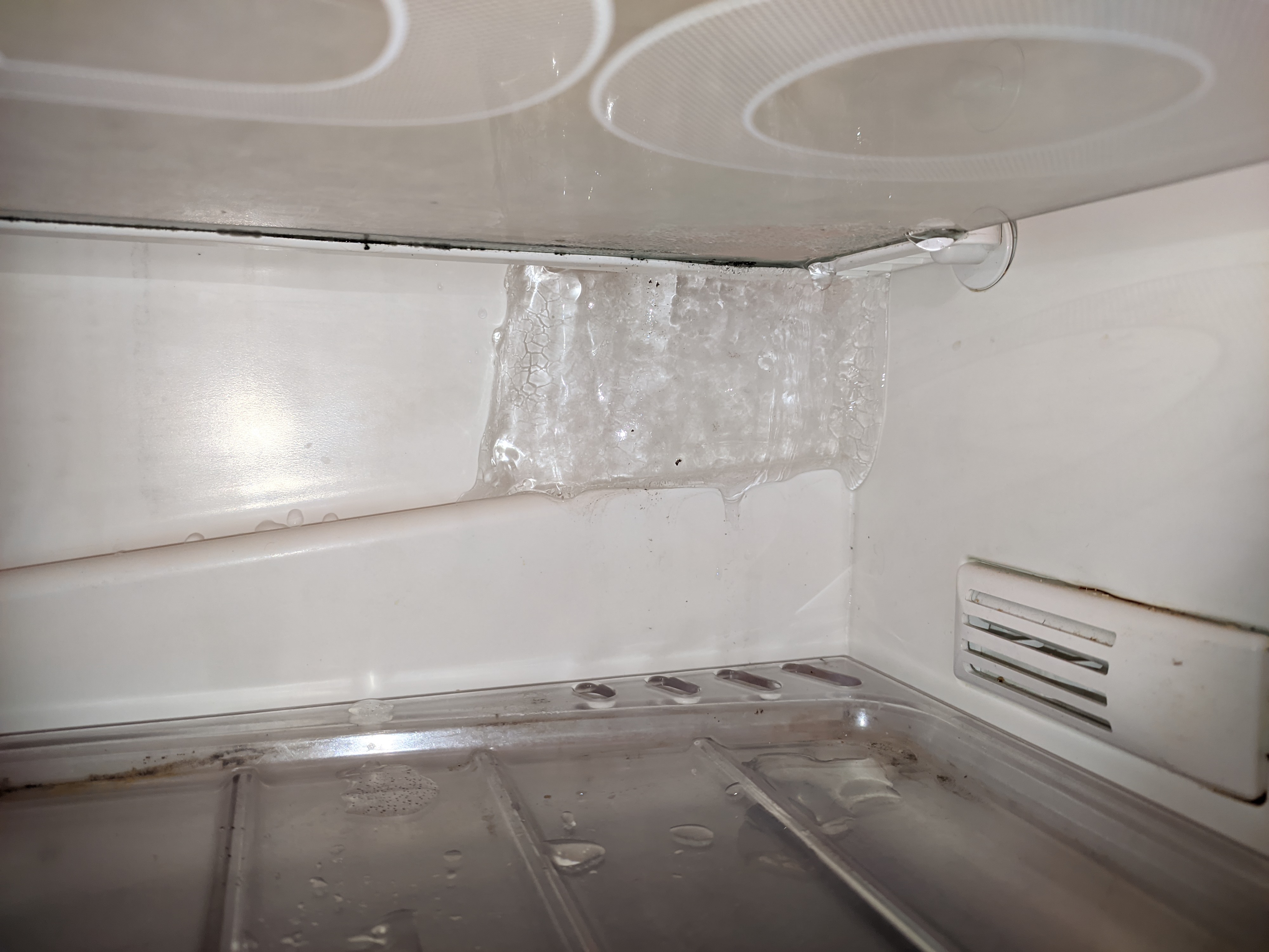 Намерзает задняя стенка холодильника LG