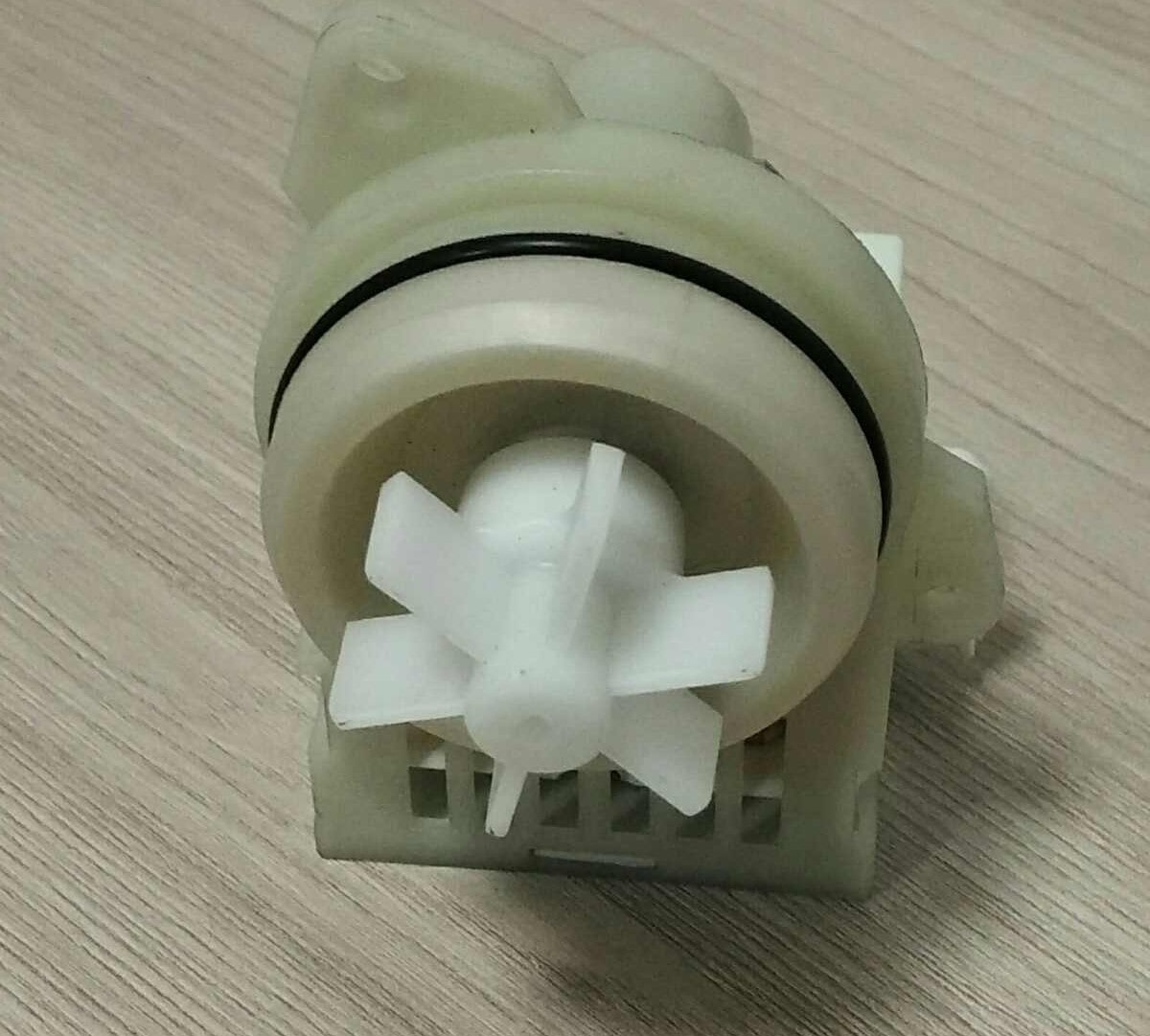 Сливная помпа посудомойки Gaggenau