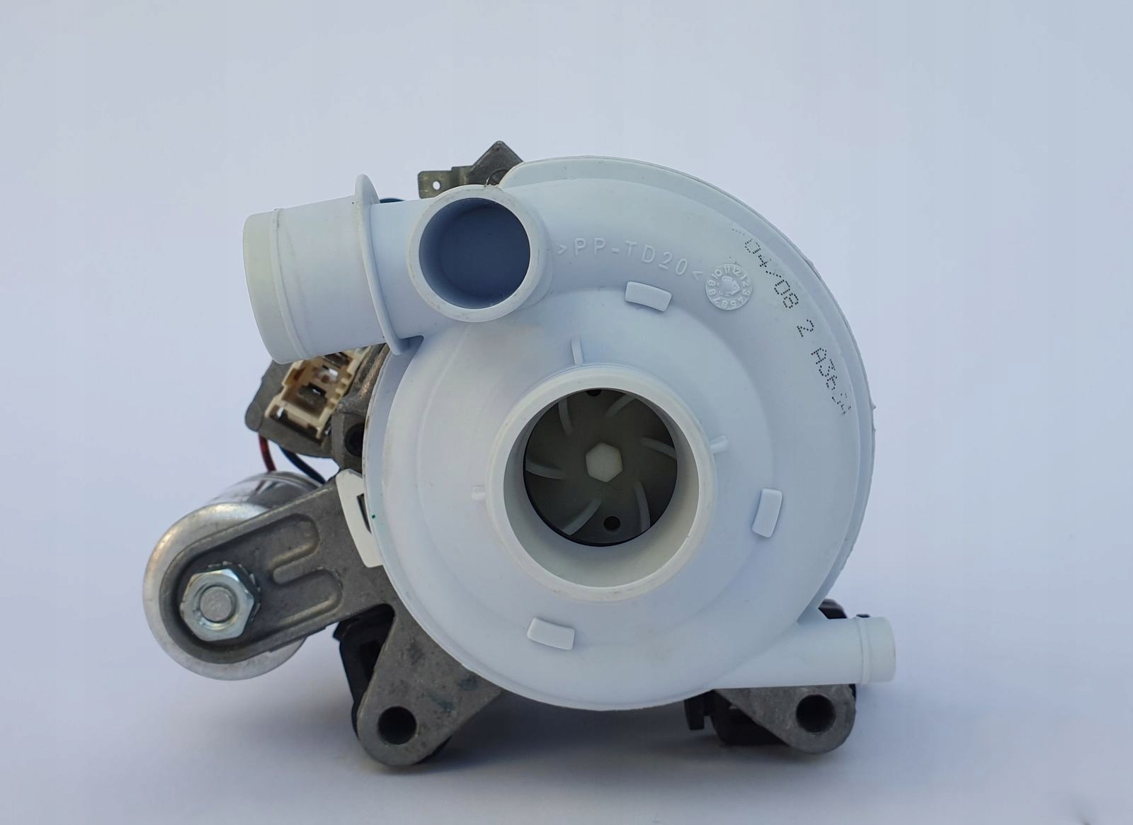 Рециркуляционная помпа посудомойки Gaggenau