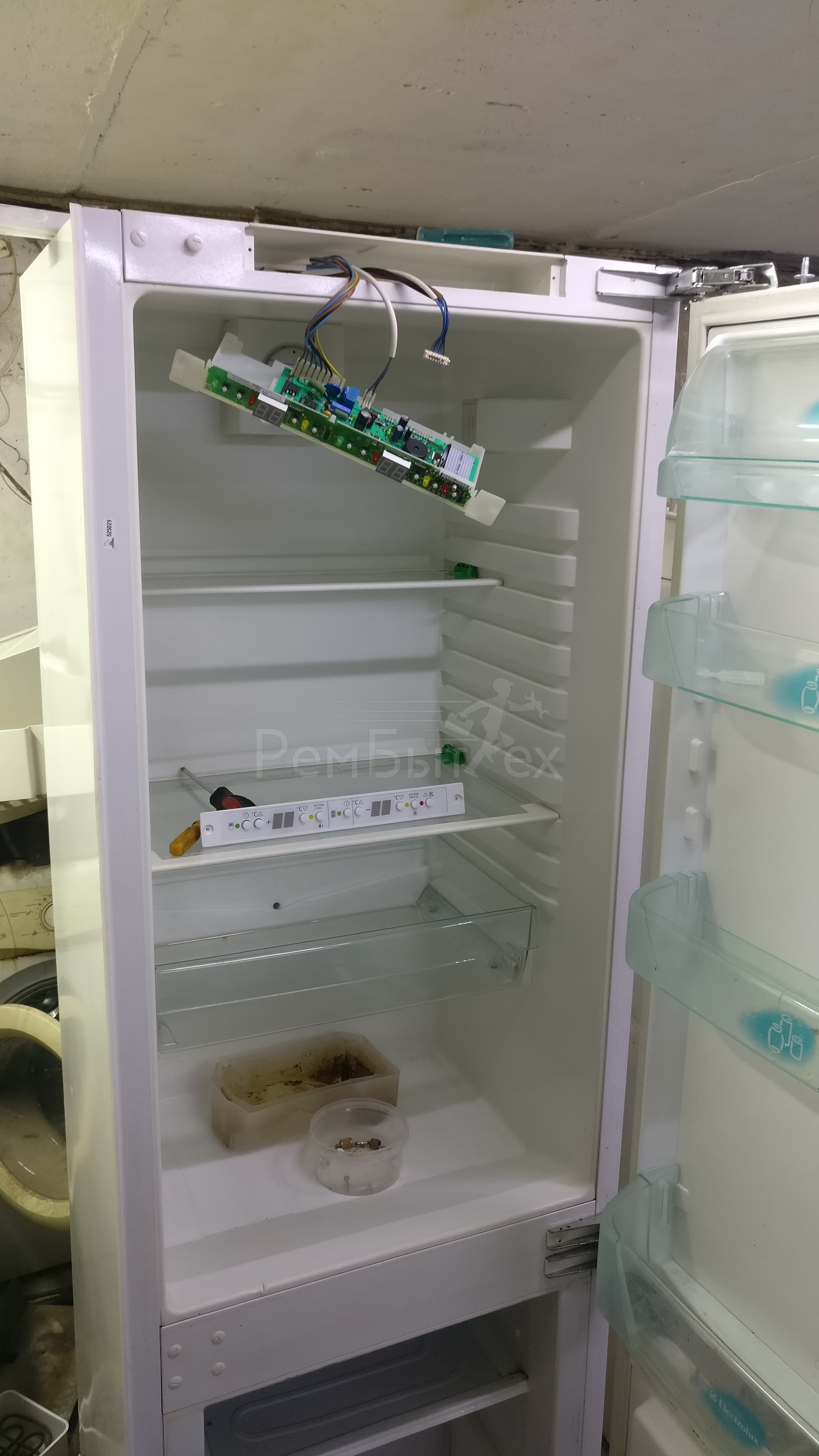 Электролюкс холодильник двухкомпрессорный датчики