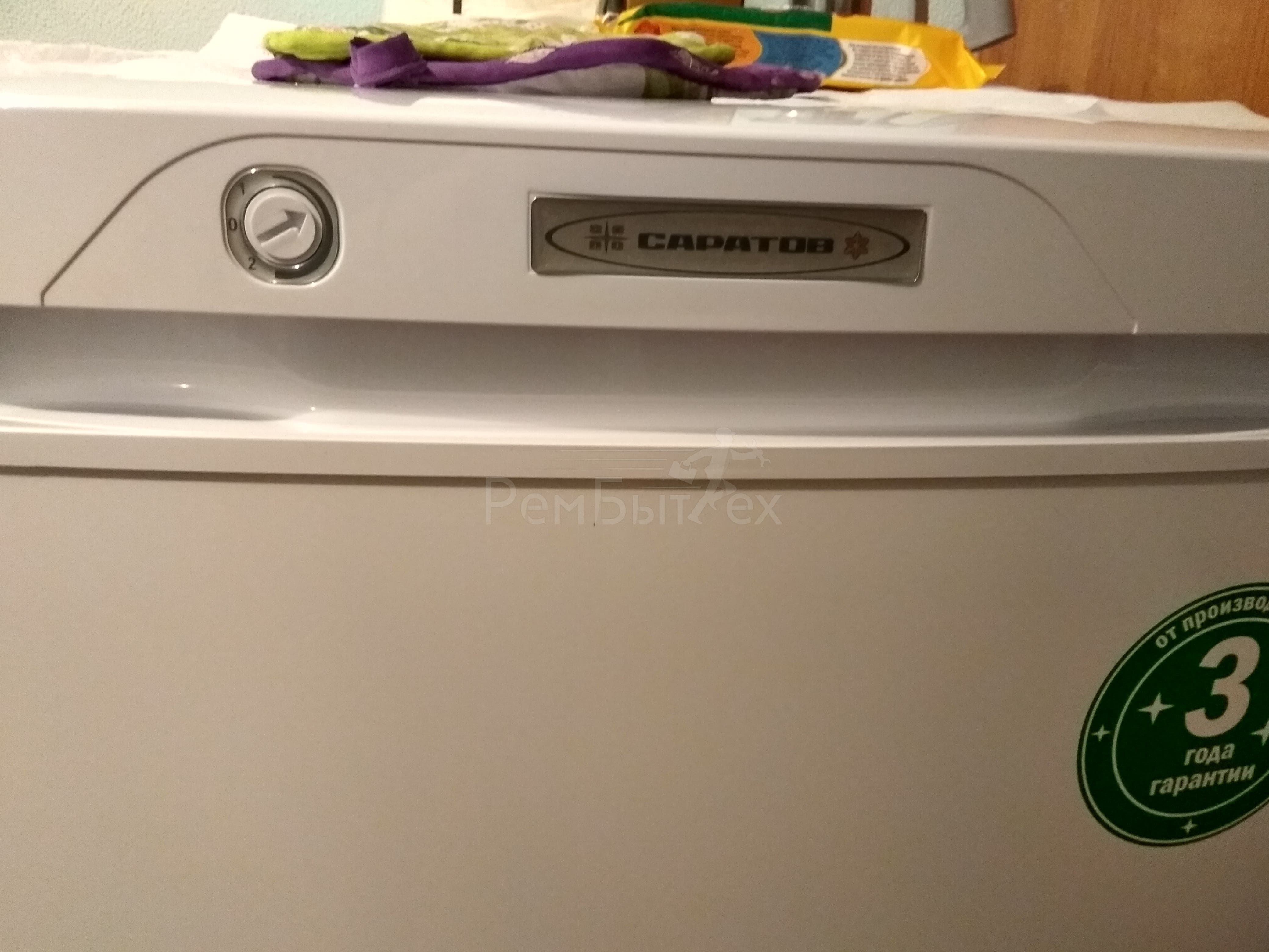 Холодильник Саратов 451, подскажите, в какую сторону крутить регулятор для  нормальной работы холодильника? И нормально ли, что в таком положении  стрелки он часто включается и выключается? | РемБытТех